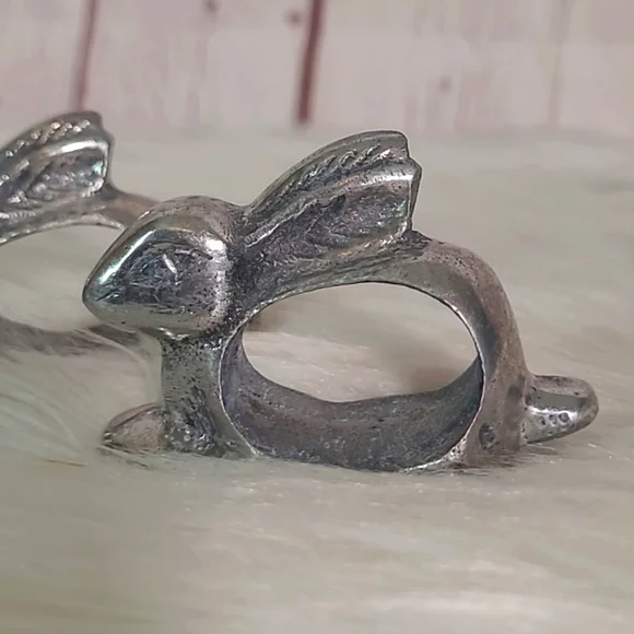 Vintage Pewter Silver Tone Rabbit Bunny Napkin Ring Set of Four Witchy Easter - Picture 7 of 17